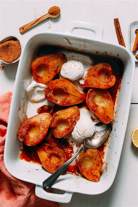 easy-baked-pears-vegan-gluten-free-minimalist image