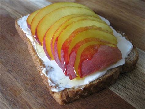 peaches-and-cream-french-toast-sandwiches-with image