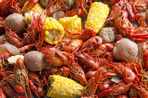what-to-doand-what-not-to-doat-your-first-crawfish-boil image