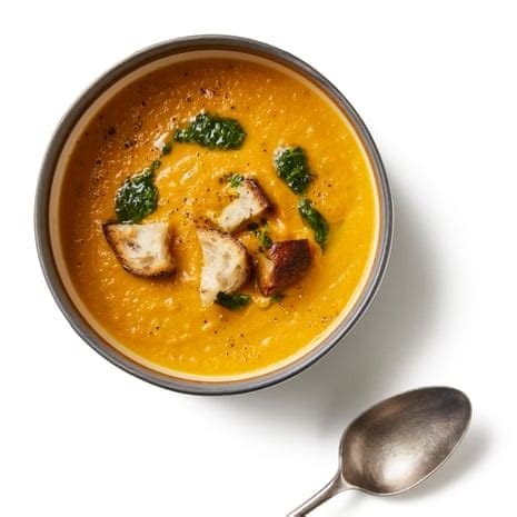 how-to-make-the-perfect-carrot-and-coriander-soup image