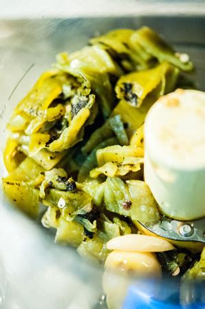 hatch-green-chili-mayonnaise-aioli-cooking-with-beer image
