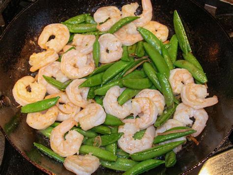 gingered-stir-fry-shrimps-with-snow-peas-giangis image