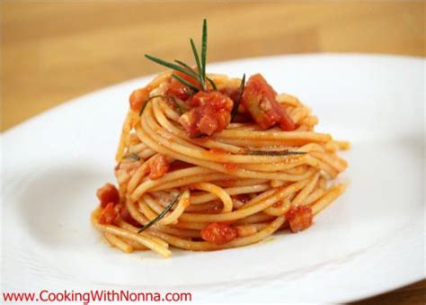 spaghetti-with-pancetta-and-rosemary-cooking-with image