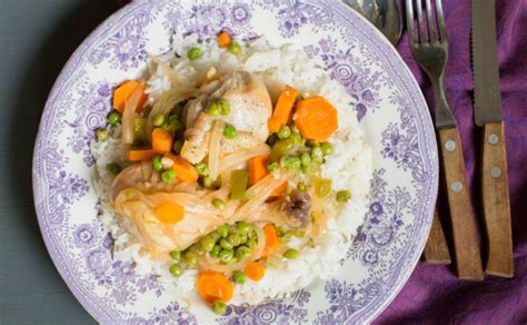 peas-and-carrots-chicken-stew-pollo-arvejado-pilars image