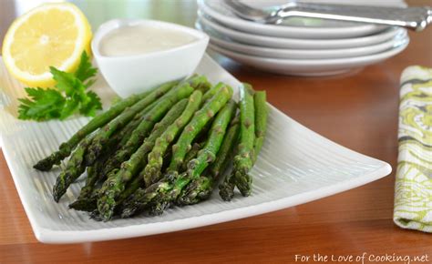 asparagus-spears-with-lemon-garlic-aioli-for-the image