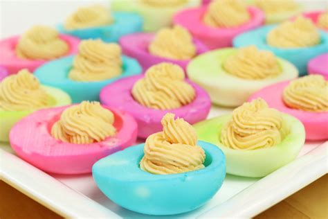 easter-dyed-devilled-eggs-forkly image