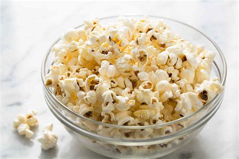 how-to-make-perfect-popcorn-on-the-stovetop-simply image