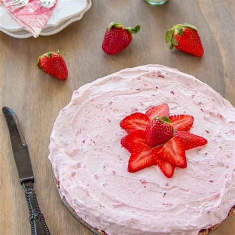 strawberry-cloud-cake-delicious-everyday image