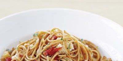 spaghetti-with-walnuts-gorgonzola-and-sun-dried image