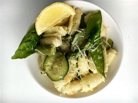 3-light-and-easy-pasta-primaveras-to-make-this-spring image