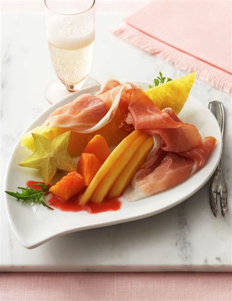 prosciutto-and-melon-platter-prosciutto-di-parma image