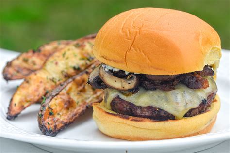 mushroom-and-swiss-cheeseburgers-with-caramelized image
