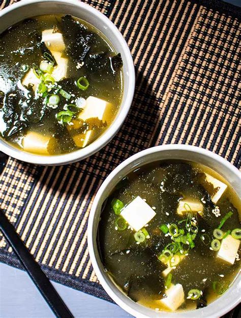 15-minutes-super-simple-seaweed-tofu-soup-joyful image