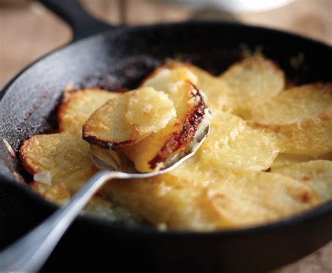 irish-stove-top-potatoes-with-cheese image