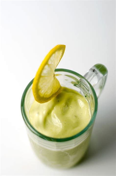 avocado-milkshake-omnivores-cookbook image