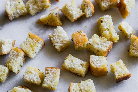 homemade-sourdough-croutons-diy-croutons-with image