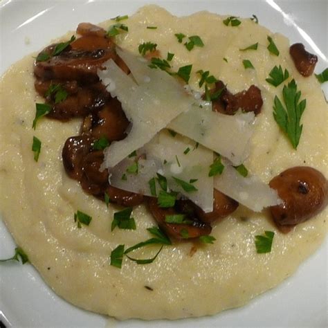 creamy-mascarpone-polenta-with-mushrooms-gravy image