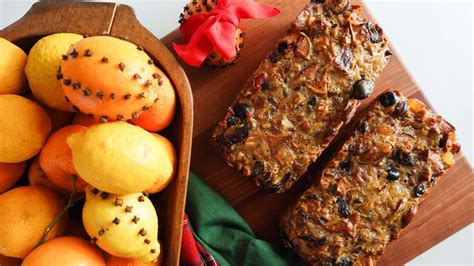 how-to-make-the-best-fruitcake image