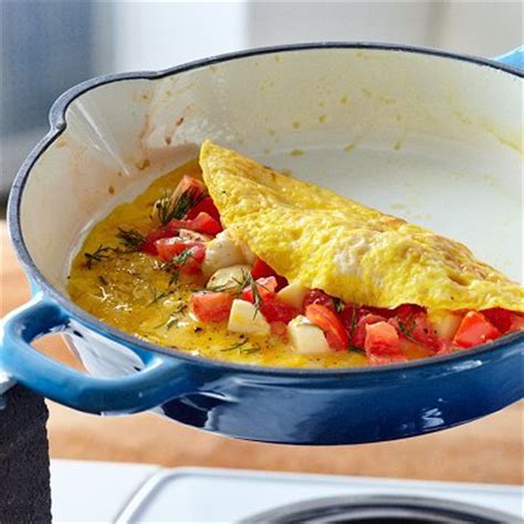 how-to-make-a-perfect-french-omelette-chatelainecom image