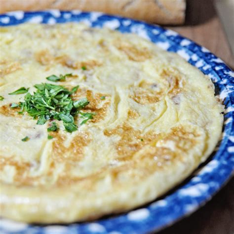 caramelized-onion-omelette-tortilla-de-cebolla image