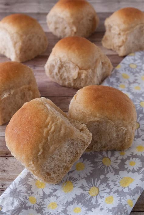 whole-wheat-dinner-rolls-mindees-cooking image