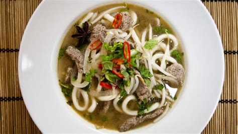 recipe-vietnamese-beef-pho-sortedfood image