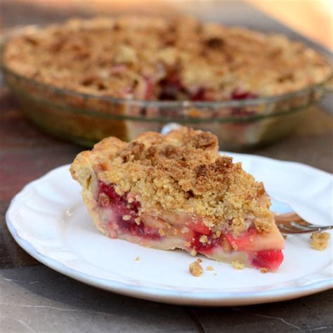 strawberry-apple-crumble-pie-baking-bites image