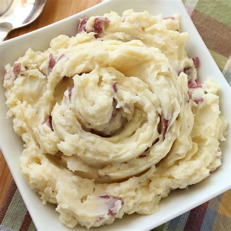 restaurant-style-garlic-mashed-potatoes-delicious-as image