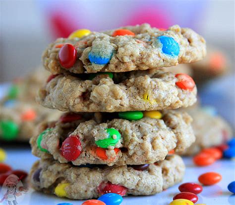 chewy-oatmeal-cookies-with-mm-recipe-eggless image