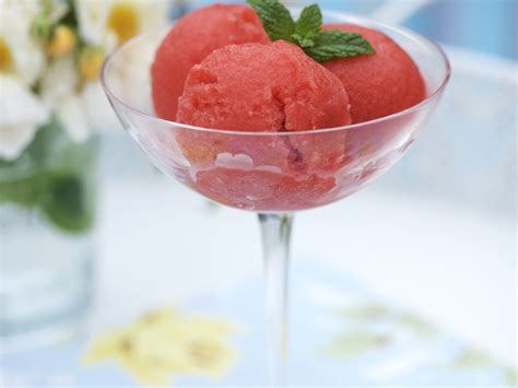 watermelon-vodka-sorbet-and-its-benefits-n-steam image
