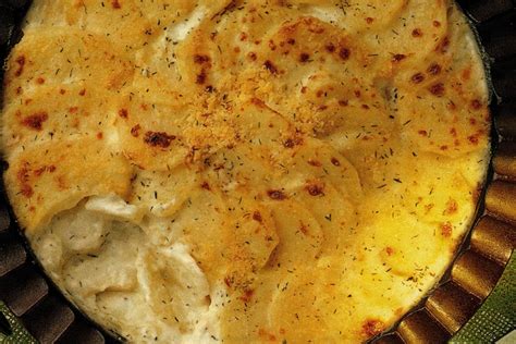 scalloped-potatoes-with-herbed-cheese-canadian image