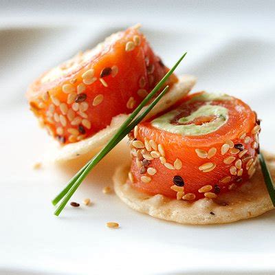 avocado-and-salmon-rolls-chatelaine image