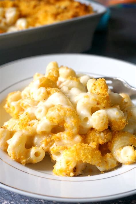 easy-baked-mac-and-cheese-recipe-with-bread-crumbs image
