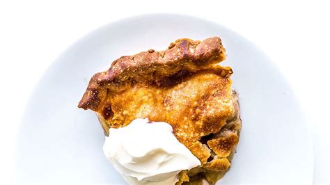 our-15-favorite-apple-pie-recipes-recipe-bon-apptit image