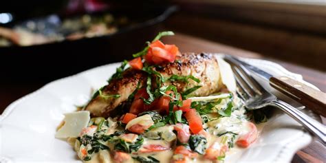 creamy-spinach-and-red-pepper-chicken-the-pioneer image
