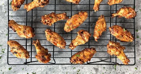 dorothy-dean-presents-wingin-it-crispy-grilled-chicken image