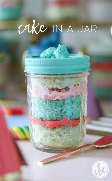 cake-in-a-jar-delicious-dessert-seved-in-a-mason-jar image