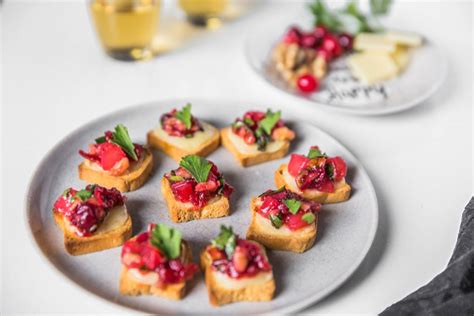 cheddar-and-cranberry-chutney-crostini-appetizer-holiday image