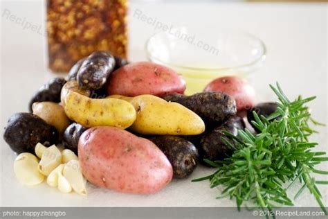 garlicky-oven-roasted-rosemary-fingerling-potatoes image