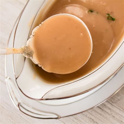 classic-turkey-gravy-from-scratch-using-the-giblets image