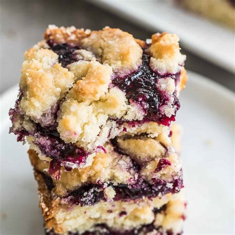 healthy-blueberry-breakfast-bars-healthy-fitness-meals image