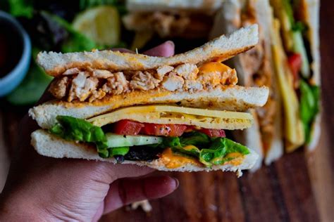 chicken-club-sandwich-how-to-make-a-club-sandwich image