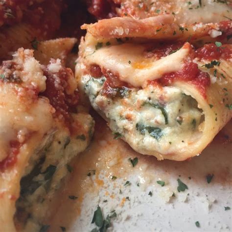 stuffed-shells-with-spinach-and-pancetta-dadspantry image