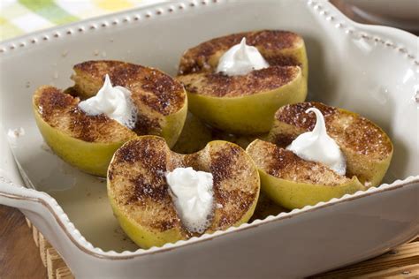 old-fashioned-baked-apples image