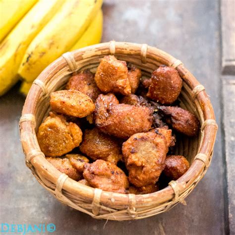 kolar-bora-aka-bengali-banana-fritters-recipe-with image