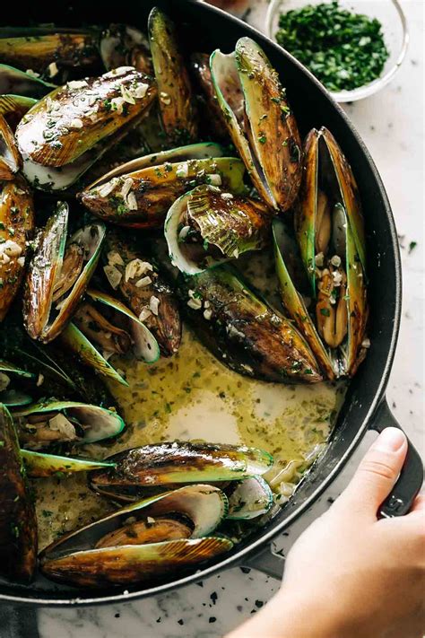 french-steamed-mussels-cafe-delites image