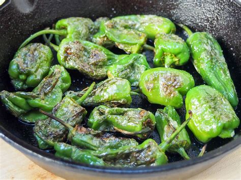 blistered-padron-peppers-pimientos-de-padrn image