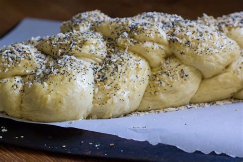everything-bagel-challah-what-jew-wanna-eat image