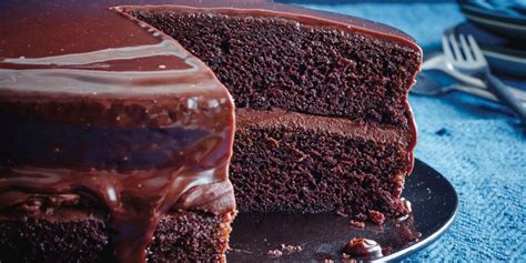 best-chocolate-fudge-cake-recipe-how-to image
