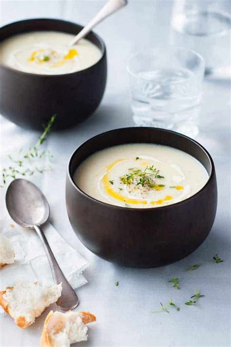 creamy-dreamy-cauliflower-soup-recipetin-eats image